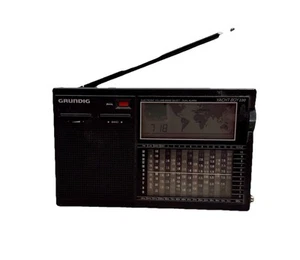 YB-230 VINTAGE GRUNDIG YACHT BOY 230 WORLD RECEIVER - Photo 1/12