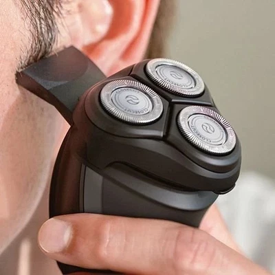 Philips Norelco electric Rotary Shaver 2300 S1570 # 2209 u - Image 1 of 4