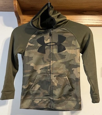 Chaqueta Under Armour Verde Negra Camuflada Bolsillos con Capucha Cremallera Completa Juvenil Niño Talla 6 Foto 1 de 4