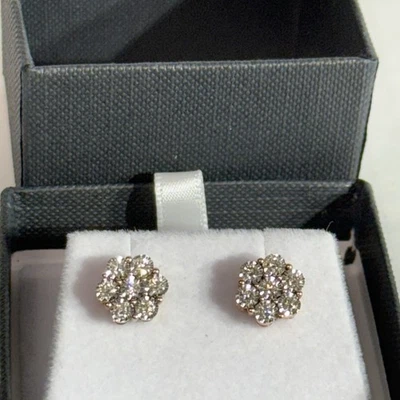 Pendientes de diamantes naturales de oro rosa de 10k de 3 gramos Foto 1 de 4