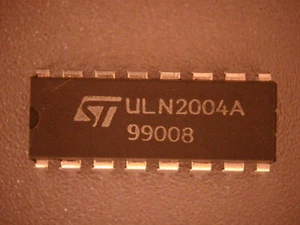 2x ST ULN2004A neue Originalware - Bild 1 von 1
