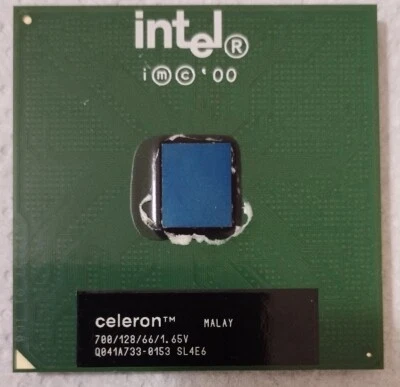 Intel Celeron 700 MHz / 128 / 66 / 1.65V SL4E6  processore socket 370 Coppermine - Immagine 1 di 2