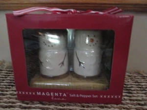NIB Magenta Marshmallow Snowmen Salt & Pepper Shakers Set with Tray Holiday Xmas - Picture 1 of 1