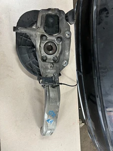 2017 2022 Maserati Levante OEM Front Right Spindle Knuckle 670032052 Oem - Picture 1 of 8