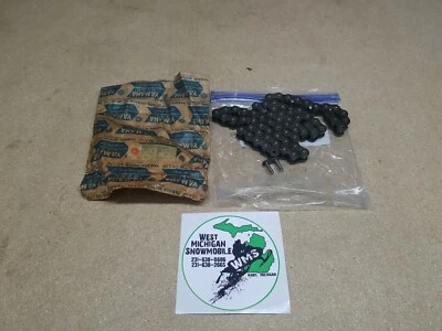 Cadena de transmisión de pista para moto de nieve Yamaha OEM 94510-40066 Sm292 Gp246 GS300 1971-1977 Foto 1 de 4