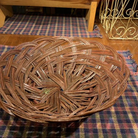 Vtg Round Woven Dark Reed Ratan Wicker Bread Basket~Rustic Country~Farmhouse~9” Cover