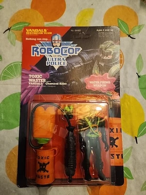 RoboCop Ultra Police Toxic Waster Vándalos Asesino Químico Sin usar, en caja en tarjeta Kenner Foto 1 de 4