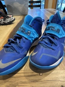 Nike LeBron Zapatillas Baloncesto Talla 8.5 Hombre’s Azul - Imagen 1 de 6