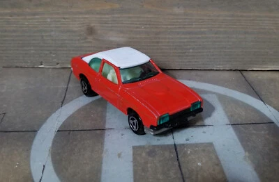 MAJORETTE N°251 FORD CAPRI RED Scala 1:60 Made in France 1980 White Roof Hook NM - Immagine 1 di 4