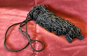 Antikes schwarzes zotteliges Glasperlen-Absehen mit Kordelzug & Perlenkugel - Bild 1 von 11