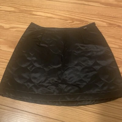 Falda acolchada Guess vintage talla 28 Foto 1 de 4