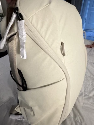 Peak Design Everyday Backpack 15L Zip V2   Bone - Image 1 of 4