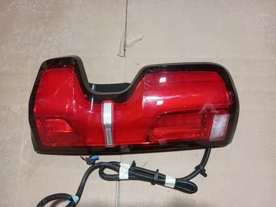 Luz trasera derecha pasajero Chevrolet Silverado 2500 2024 3077897 Foto 1 de 4