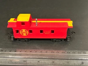 Bachmann HO scale Santa Fe caboose ATSF 3851 Combined Ship Note No Railings - Bild 1 von 5