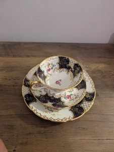 Fine English Bone China Trio Possibly Coalport Batwing Gilt Trim - Picture 1 of 21