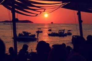 Compilation DJ-Sets Café Del Mar à Ibiza Live Chillout (2013 - 2022) - Photo 1/4