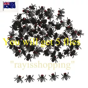 5 x BLACK Flies, Plastic Joke Funny Gag Prank Trick Scary Insect Fly Halloween - Picture 1 of 3