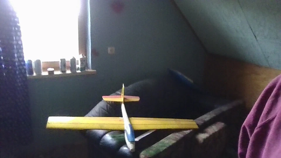 Flugmodell 1.2 m Fox aus EPP Schaum, fast unzerstörbar  - Bild 1 von 1