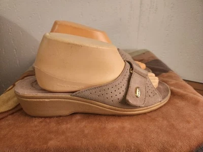 Fly Flot анатомический итальянский комфорт женщин sz 40 бежевый кожаные сандалии - Изображение 1 из 4