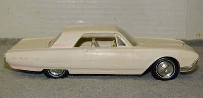 1962 Ford Thunderbird 1/25 Model Promo Car Cream Vintage Special 390 V8 - Image 1 of 4