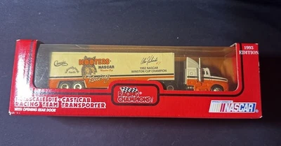 Racing Champions 1993 Edición Alan Kulwicki 1:87 Die Cast Transporter Hooters Foto 1 de 2
