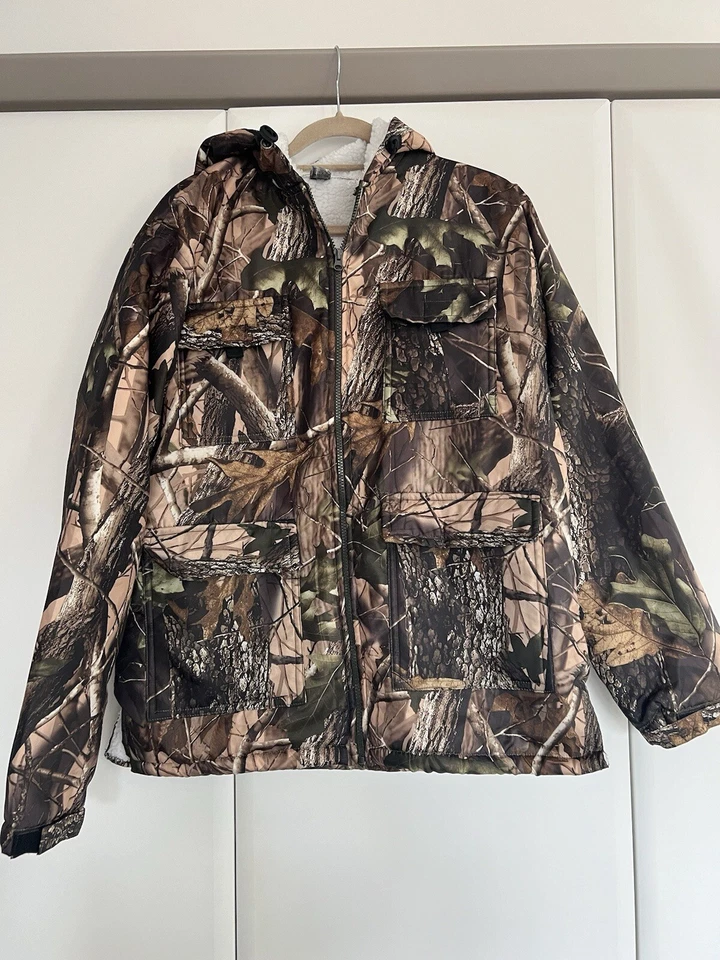 Real tree Camouflage Outdoors Sherpa Lined Hooded Coat Medium - Image 1 of 4