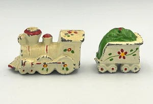 Vintage Locomotive & Tender Floral Painted Cast Metal Salt & Pepper Set - Picture 1 of 7
