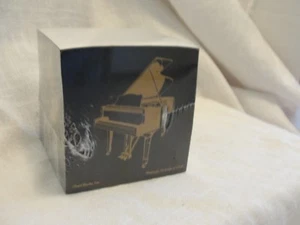 PIANO NOTE CUBE MUSIC STATIONARY DESK ACCESSORY - Picture 1 of 1