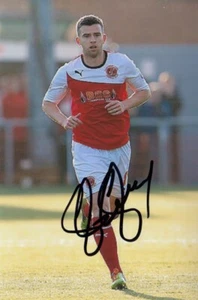 Foto autógrafa de fútbol americano firmada a mano de Steven Schumacher Fleetwood Town 6x4 - Imagen 1 de 1