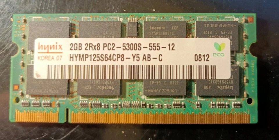 Hynix 2GB PC2-5300 DDR2 667 200-Pin Laptop RAM HYMP125S64CP8-Y5 AB-C - Immagine 1 di 1