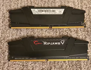 G.Skill 16GB (2 x 8 GB) Ripjaws V (F4-3000C15D-16GVKB) - DDR4 RAM 3000 MHz - Picture 1 of 1