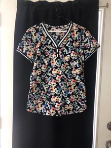 Women’s Scrub Top - Picture 1 of 3