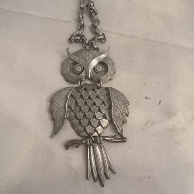 Collar Búho Reticulado Peltre Movible Cadena Martillada Foto 1 de 4