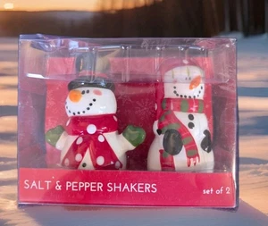 BOSTON WAREHOUSE Ceramic Holiday Snowmen Salt & Pepper Shakers - Picture 1 of 2