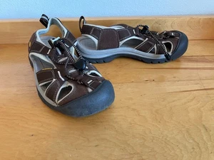 Sandalias deportivas Keen Venice marrón impermeables senderismo SN 1012240 para mujer talla 7 - Imagen 1 de 11