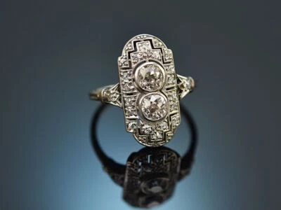 SCHÖNER ART DECO RING MIT DIAMANTEN AUS WEISS GOLD 750 UM 1920 ENTSTANDEN - Bild 1 von 4