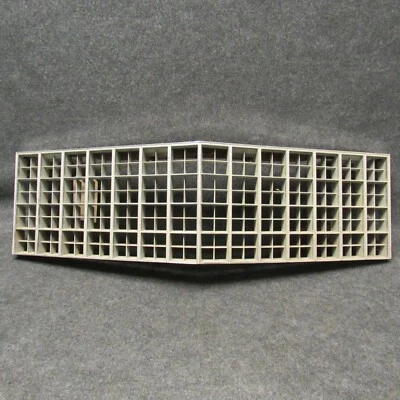 Cadillac DeVille Superior Model 54 1975-1976 parrilla de ambulancia 1606876 OEM 60082 Foto 1 de 4