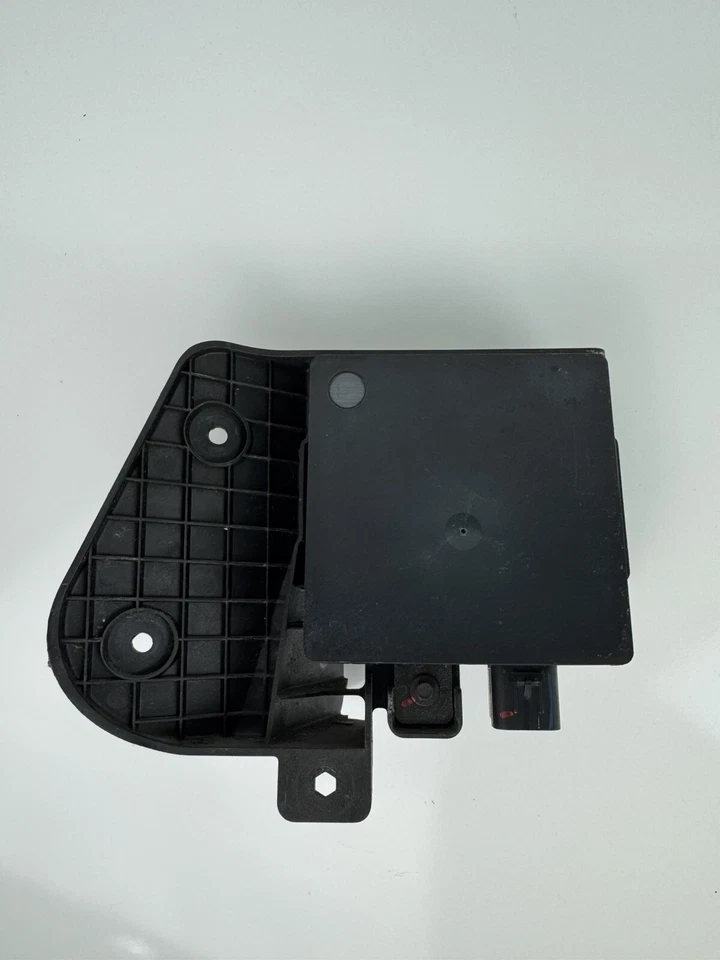 2013 -2016 Lincoln MKZ OEM Left Side Blind Sensor Control Module DP5T-14D599-BE - Image 1 of 4