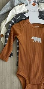 NUOVO LOTTO 4 PAGLIACCETTI ALL'INGUINE IN COTONE BIOLOGICO PEZZO UNICO PEKKLE NEONATI 3M - Foto 1 di 2