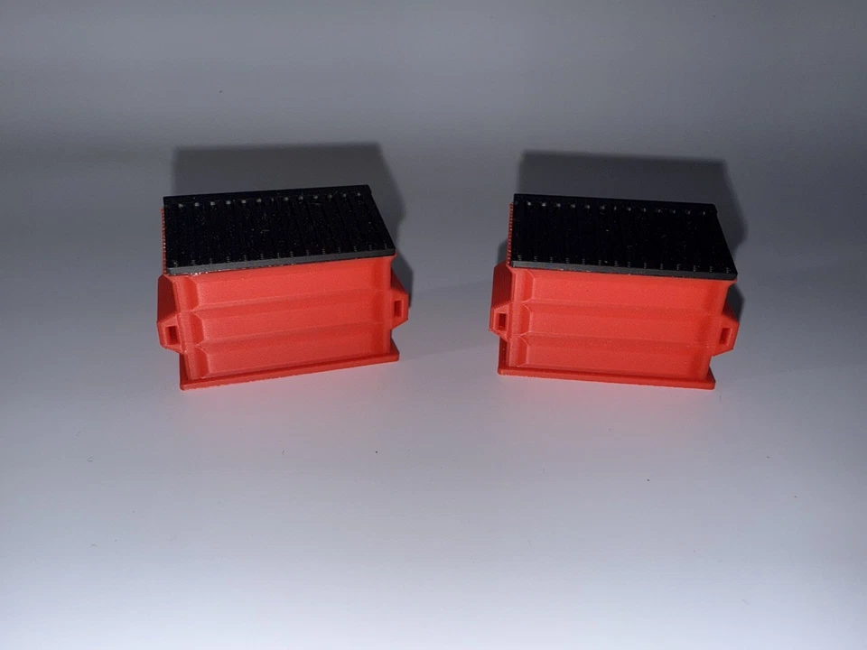1:48 O Gauge Dumpsters - Red 4pk - Image 1 of 4