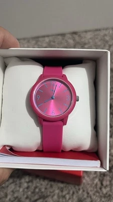 Nuevo reloj con etiqueta PUMA para mujer Foto 1 de 4