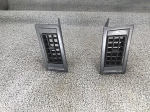 1986-1994 Chevy S10 Blazer GMC S15 Sonoma Jimmy Outer LH & RH A/C Vents PAIR OEM - Picture 1 of 6