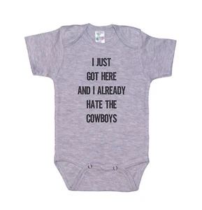 ALREADY HATE THE COWBOYS, Baby Fußball, BABYBODY, STRAMPLER, BABY Creeper - Bild 1 von 6