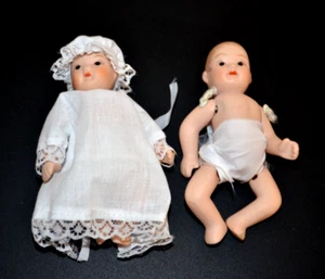 Bambole vintage snodate gemelle bambini porcellana bisque 4" miniatura - Foto 1 di 21
