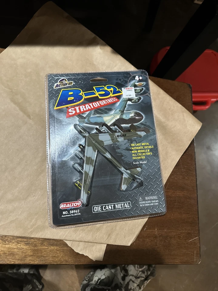 Action City B-52 Stratofortress Die Cast Metal Plane RealToy Wings