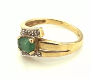 MAGNIFIQUE BAGUE OR 18 CARATS - Emeraude et diamants 0,06 carat - 3,15 g - Picture 1 of 4