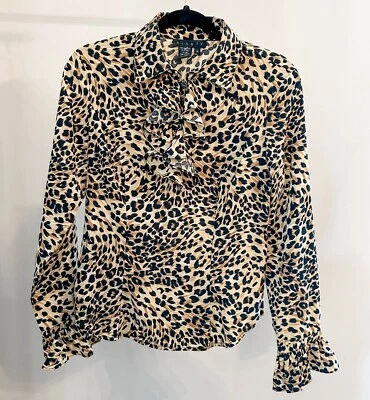 Blusa de manga larga para mujer Ninety con estampado de animales con aleteo frontal talla M usada en excelente estado Foto 1 de 4