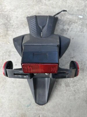 2013 11-22 SUZUKI GSXR600 GSXR750 OEM REAR BACK FENDER MUD GUARD * NICE - Image 1 of 4