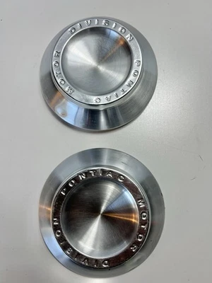 Pontiac Grand Prix Bonneville 1964 64 OEM tapa central para par de ruedas de 8 orejetas (2) Foto 1 de 4
