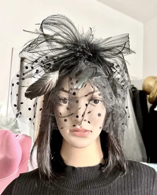 ELEGANT  VINTAGE BLACK FEATHERS FASCINATOR HAT VEIL - Image 1 of 4